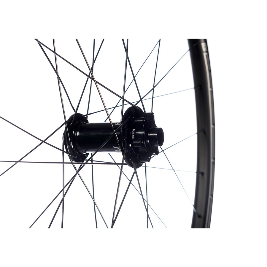 Stans No Tubes, Crest CB7, Wheel, Front, 29'' / 622, Holes: 28, 15mm TA, 110mm Boost, Disc IS 6-bolt