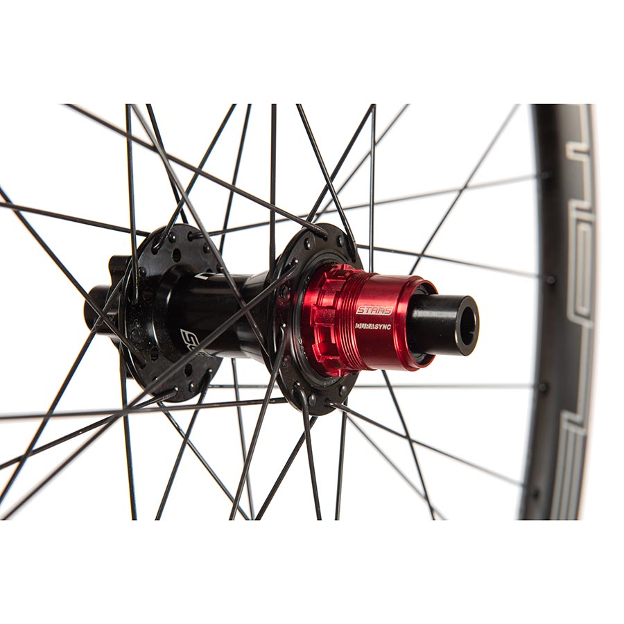 Stans No Tubes, Flow CB7, Wheel, Front, 29'' / 622, Holes: 32, 15mm TA, 110mm Boost, Disc IS 6-bolt