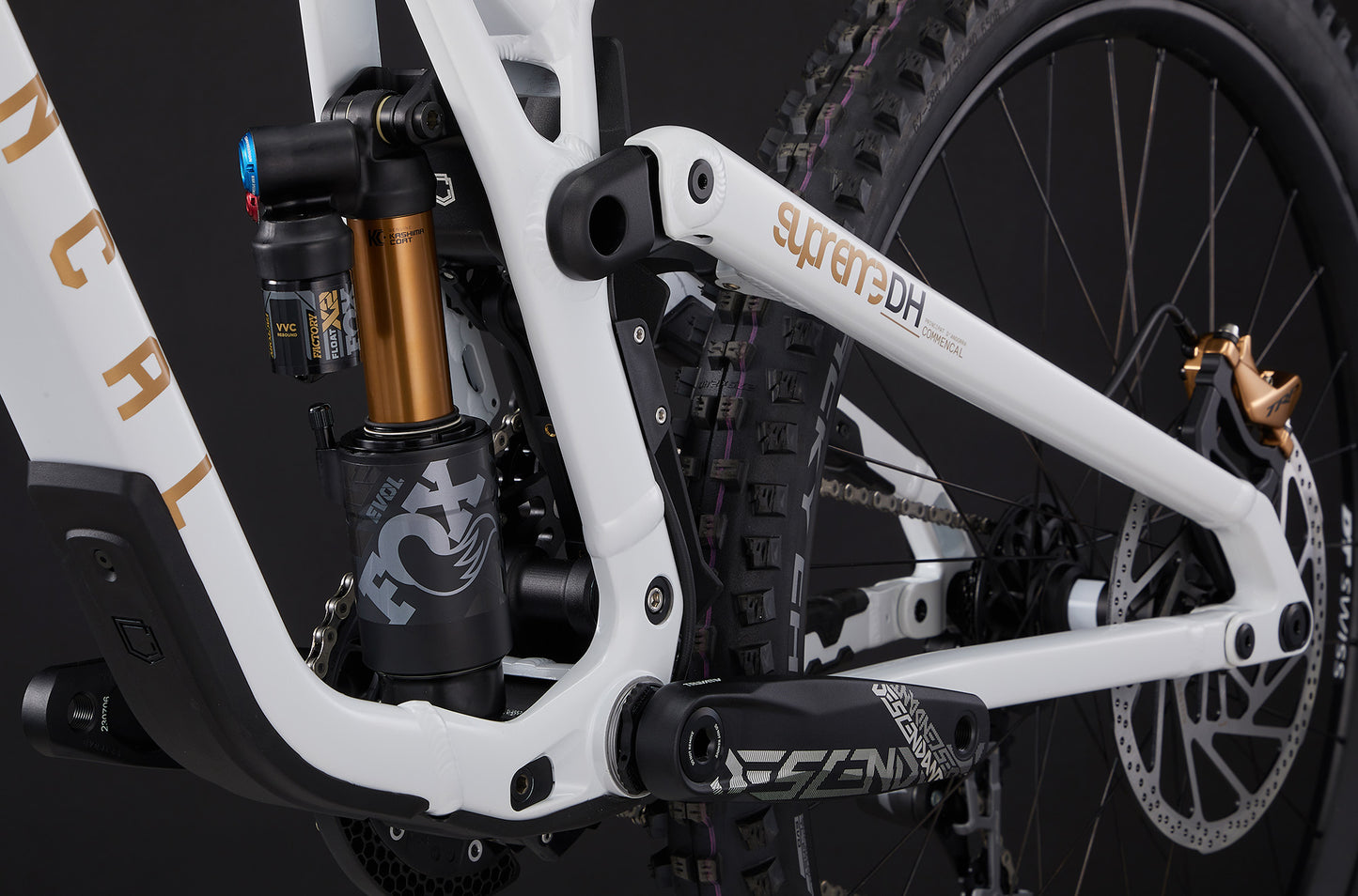 Commencal Supreme DH V5 | World Cup Proven. Race Ready